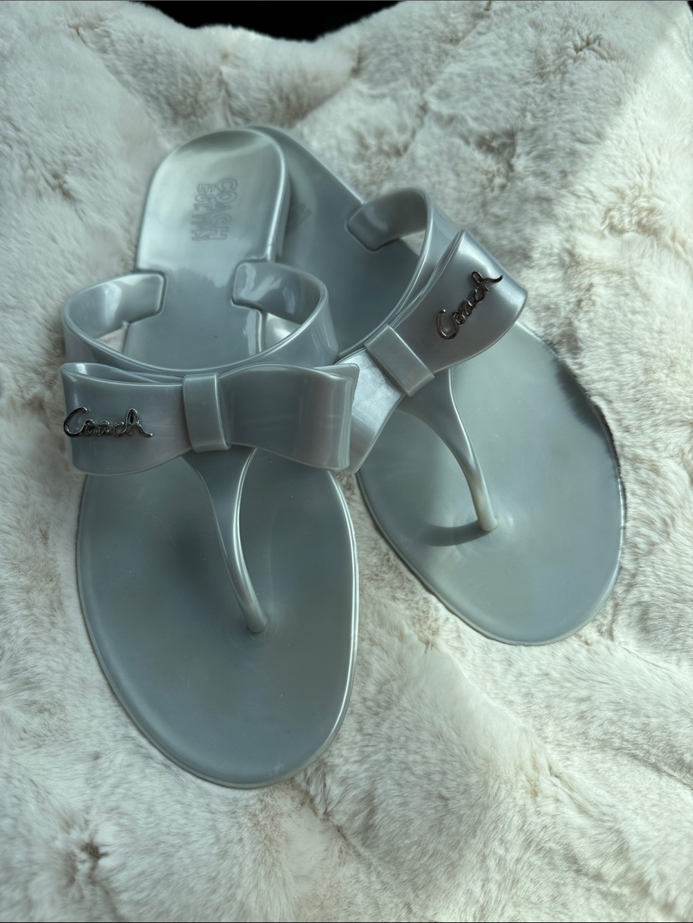 Coach Poppy “Pretty Metal” Jelly Bow Thong Sandals vintage 2009 Y2K